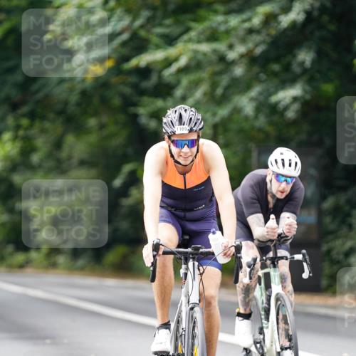 14.09.2025 - Stadtparktriathlon Michael Burmester http://msf.ph/oto/8913393 14.09.2025 11:57:44 Radfahren 966, 1027, 1084, 1109, 1199 meine-sportfotos.de