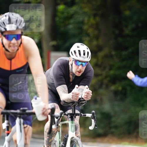 14.09.2025 - Stadtparktriathlon Michael Burmester http://msf.ph/oto/8913394 14.09.2025 11:57:45 Radfahren 966, 1027, 1084, 1109, 1199 meine-sportfotos.de