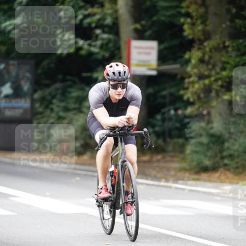 14.09.2025 - Stadtparktriathlon Michael Burmester http://msf.ph/oto/8913411 14.09.2025 11:58:15 Radfahren 1001, 1002, 1040, 1043, 1083, 1112, 1121, 1143, 1155, 1160 meine-sportfotos.de