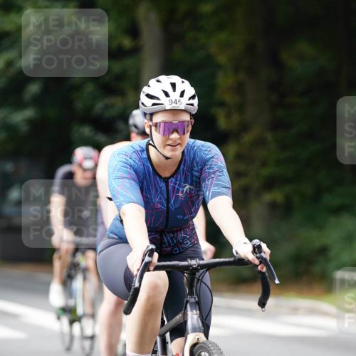 14.09.2025 - Stadtparktriathlon Michael Burmester http://msf.ph/oto/8913421 14.09.2025 11:58:25 Radfahren 945, 1083, 1098, 1101, 1121, 1143, 1155, 1160, 1180, 1213 meine-sportfotos.de