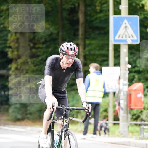 14.09.2025 - Stadtparktriathlon Michael Burmester http://msf.ph/oto/8913424 14.09.2025 11:58:25 Radfahren 945, 1083, 1098, 1101, 1121, 1143, 1155, 1160, 1180, 1213 meine-sportfotos.de