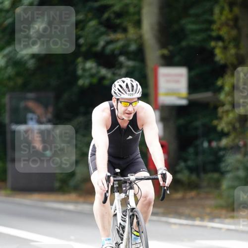 14.09.2025 - Stadtparktriathlon Michael Burmester http://msf.ph/oto/8913429 14.09.2025 11:58:35 Radfahren 972, 1059, 1097, 1098, 1128, 1193 meine-sportfotos.de