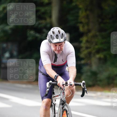 14.09.2025 - Stadtparktriathlon Michael Burmester http://msf.ph/oto/8913437 14.09.2025 11:58:40 Radfahren 972, 1059, 1066, 1097, 1102, 1128, 1156, 1193 meine-sportfotos.de