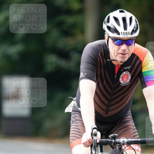 14.09.2025 - Stadtparktriathlon Michael Burmester http://msf.ph/oto/8913441 14.09.2025 11:58:46 Radfahren 1029, 1051, 1059, 1066, 1102, 1156, 1171 meine-sportfotos.de
