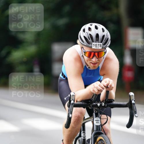14.09.2025 - Stadtparktriathlon Michael Burmester http://msf.ph/oto/8913462 14.09.2025 11:59:14 Radfahren 970, 978, 1078 meine-sportfotos.de