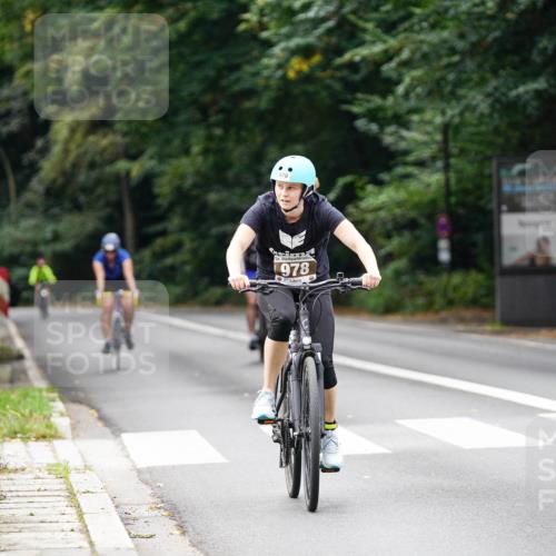 14.09.2025 - Stadtparktriathlon Michael Burmester http://msf.ph/oto/8913465 14.09.2025 11:59:19 Radfahren 958, 970, 978, 1078, 1182 meine-sportfotos.de