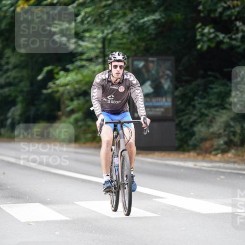 14.09.2025 - Stadtparktriathlon Michael Burmester http://msf.ph/oto/8913467 14.09.2025 11:59:22 Radfahren 958, 970, 978, 1182 meine-sportfotos.de
