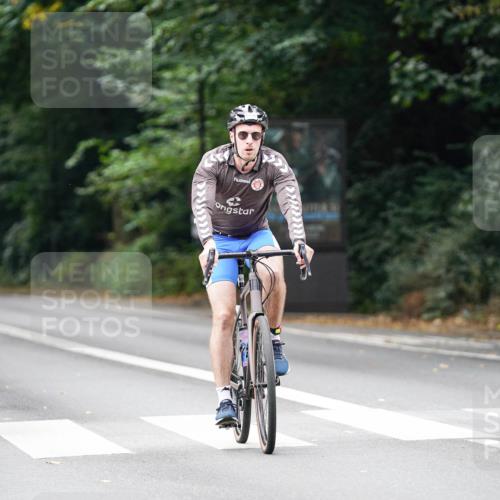 14.09.2025 - Stadtparktriathlon Michael Burmester http://msf.ph/oto/8913468 14.09.2025 11:59:22 Radfahren 958, 970, 978, 1182 meine-sportfotos.de