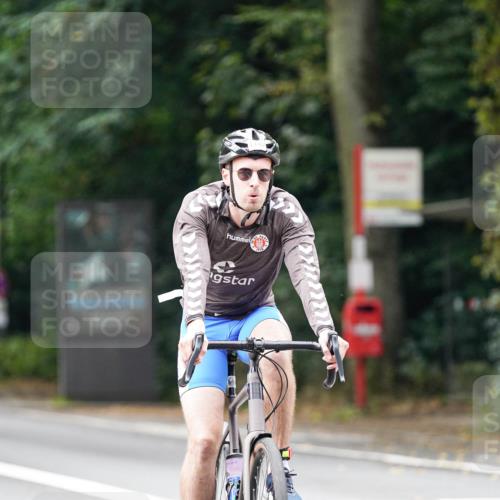 14.09.2025 - Stadtparktriathlon Michael Burmester http://msf.ph/oto/8913469 14.09.2025 11:59:23 Radfahren 958, 978, 1182 meine-sportfotos.de
