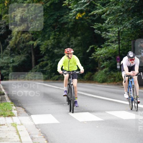 14.09.2025 - Stadtparktriathlon Michael Burmester http://msf.ph/oto/8913472 14.09.2025 11:59:31 Radfahren 958, 1007, 1125 meine-sportfotos.de