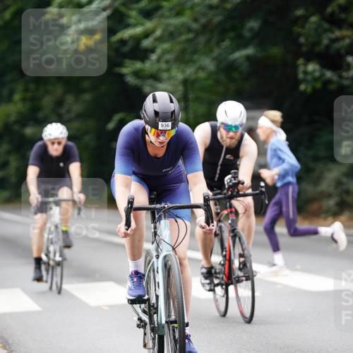 14.09.2025 - Stadtparktriathlon Michael Burmester http://msf.ph/oto/8913483 14.09.2025 11:59:46 Radfahren 936, 1054, 1057, 1107, 1178, 1202 meine-sportfotos.de