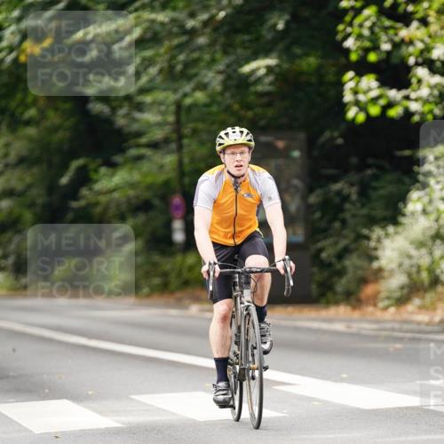 14.09.2025 - Stadtparktriathlon Michael Burmester http://msf.ph/oto/8913499 14.09.2025 12:00:21 Radfahren 1048, 1069, 1100, 1184 meine-sportfotos.de