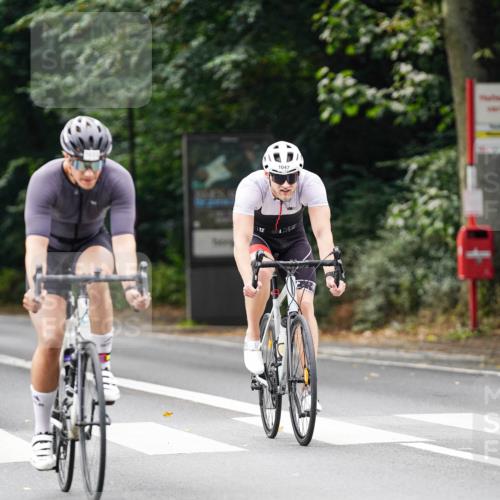 14.09.2025 - Stadtparktriathlon Michael Burmester http://msf.ph/oto/8913509 14.09.2025 12:00:35 Radfahren 1033, 1036, 1047, 1192 meine-sportfotos.de