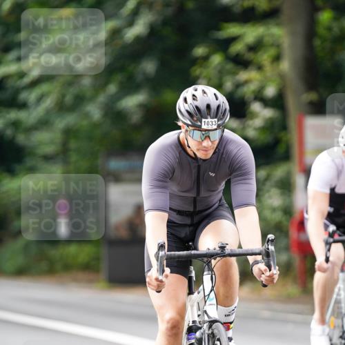 14.09.2025 - Stadtparktriathlon Michael Burmester http://msf.ph/oto/8913510 14.09.2025 12:00:36 Radfahren 1033, 1036, 1047, 1063, 1192 meine-sportfotos.de