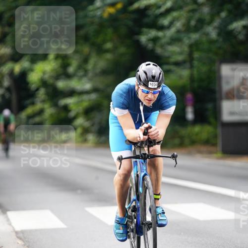 14.09.2025 - Stadtparktriathlon Michael Burmester http://msf.ph/oto/8913512 14.09.2025 12:00:37 Radfahren 974, 1033, 1036, 1047, 1063, 1192 meine-sportfotos.de