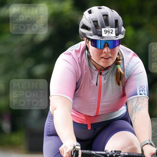 14.09.2025 - Stadtparktriathlon Michael Burmester http://msf.ph/oto/8913515 14.09.2025 12:00:46 Radfahren 962, 974, 994, 1011, 1063, 1064 meine-sportfotos.de