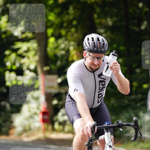 14.09.2025 - Stadtparktriathlon Michael Burmester http://msf.ph/oto/8913527 14.09.2025 12:01:03 Radfahren 1031, 1039, 1062, 1176, 1188, 1210, 1220 meine-sportfotos.de