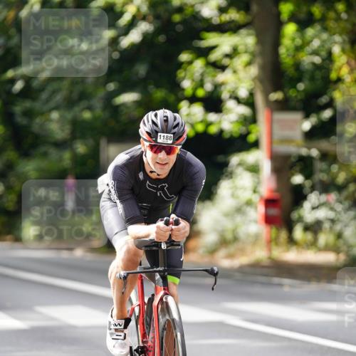 14.09.2025 - Stadtparktriathlon Michael Burmester http://msf.ph/oto/8913532 14.09.2025 12:01:06 Radfahren 1031, 1039, 1041, 1062, 1099, 1176, 1188, 1209, 1210, 1220 meine-sportfotos.de