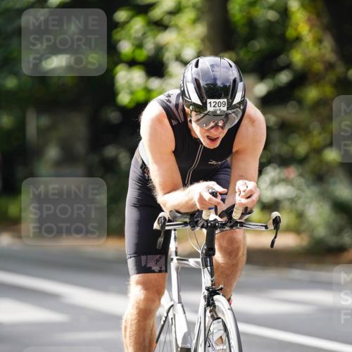 14.09.2025 - Stadtparktriathlon Michael Burmester http://msf.ph/oto/8913536 14.09.2025 12:01:12 Radfahren 1041, 1058, 1060, 1099, 1176, 1188, 1209 meine-sportfotos.de