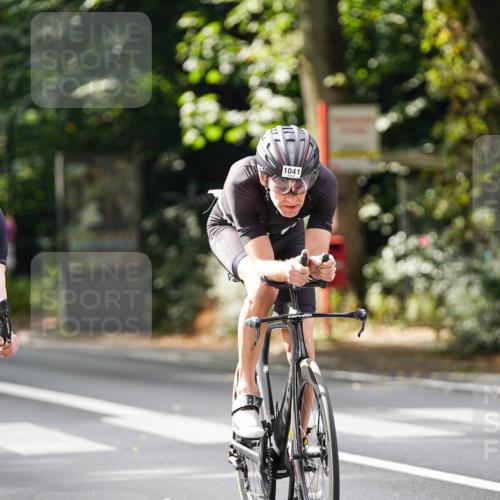 14.09.2025 - Stadtparktriathlon Michael Burmester http://msf.ph/oto/8913537 14.09.2025 12:01:13 Radfahren 1005, 1041, 1058, 1060, 1086, 1099, 1176, 1209 meine-sportfotos.de