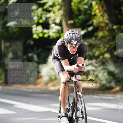 14.09.2025 - Stadtparktriathlon Michael Burmester http://msf.ph/oto/8913538 14.09.2025 12:01:14 Radfahren 1005, 1041, 1058, 1060, 1086, 1099, 1176, 1209 meine-sportfotos.de
