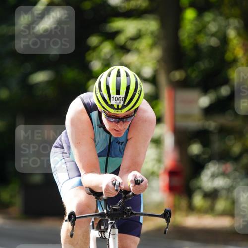14.09.2025 - Stadtparktriathlon Michael Burmester http://msf.ph/oto/8913540 14.09.2025 12:01:18 Radfahren 1005, 1041, 1058, 1060, 1086, 1099, 1185, 1209 meine-sportfotos.de