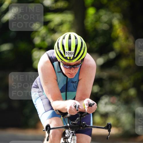 14.09.2025 - Stadtparktriathlon Michael Burmester http://msf.ph/oto/8913541 14.09.2025 12:01:18 Radfahren 1005, 1041, 1058, 1060, 1086, 1099, 1185, 1209 meine-sportfotos.de
