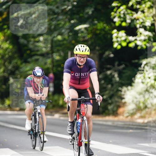 14.09.2025 - Stadtparktriathlon Michael Burmester http://msf.ph/oto/8913542 14.09.2025 12:01:19 Radfahren 1005, 1041, 1046, 1058, 1060, 1086, 1099, 1185 meine-sportfotos.de