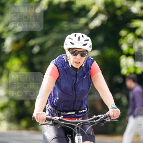 14.09.2025 - Stadtparktriathlon Michael Burmester http://msf.ph/oto/8913546 14.09.2025 12:01:21 Radfahren 1005, 1046, 1058, 1060, 1086, 1185 meine-sportfotos.de