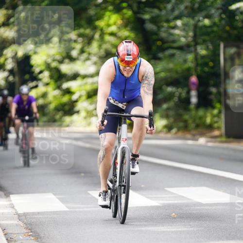 14.09.2025 - Stadtparktriathlon Michael Burmester http://msf.ph/oto/8913551 14.09.2025 12:01:26 Radfahren 948, 1005, 1046, 1058, 1086, 1126, 1185 meine-sportfotos.de