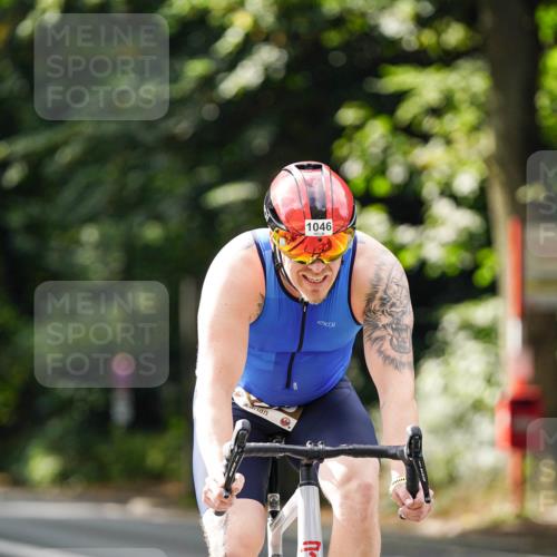 14.09.2025 - Stadtparktriathlon Michael Burmester http://msf.ph/oto/8913553 14.09.2025 12:01:27 Radfahren 948, 1005, 1046, 1086, 1126, 1185 meine-sportfotos.de