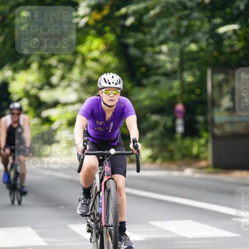 14.09.2025 - Stadtparktriathlon Michael Burmester http://msf.ph/oto/8913554 14.09.2025 12:01:29 Radfahren 948, 1046, 1126, 1185 meine-sportfotos.de