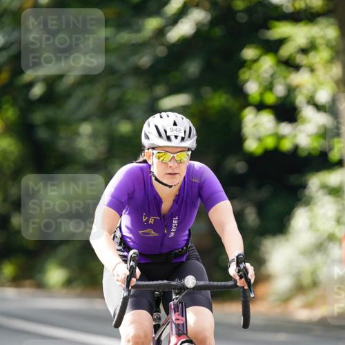 14.09.2025 - Stadtparktriathlon Michael Burmester http://msf.ph/oto/8913555 14.09.2025 12:01:30 Radfahren 948, 1046, 1126, 1157 meine-sportfotos.de