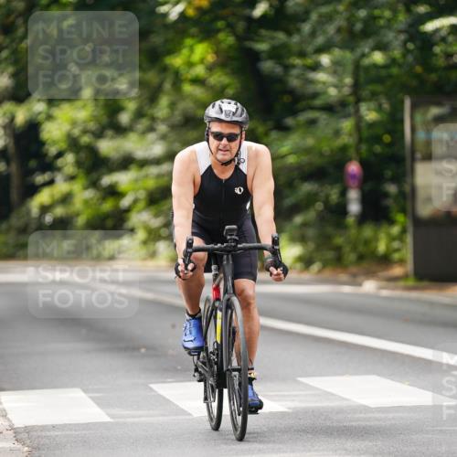 14.09.2025 - Stadtparktriathlon Michael Burmester http://msf.ph/oto/8913557 14.09.2025 12:01:31 Radfahren 948, 1046, 1085, 1126, 1157 meine-sportfotos.de