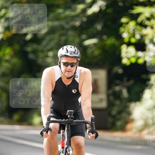 14.09.2025 - Stadtparktriathlon Michael Burmester http://msf.ph/oto/8913558 14.09.2025 12:01:32 Radfahren 948, 1046, 1085, 1087, 1126, 1157 meine-sportfotos.de