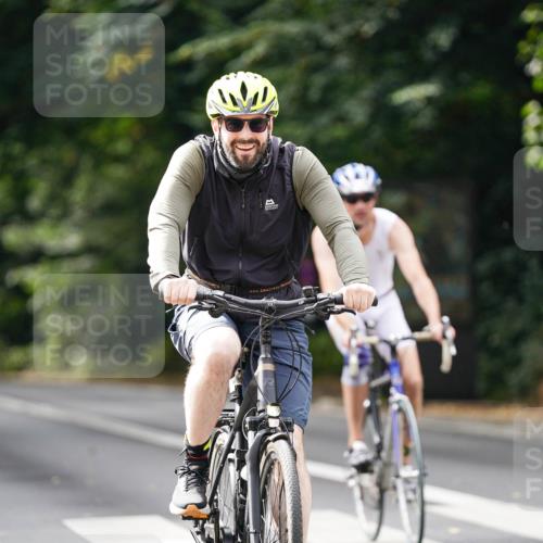 14.09.2025 - Stadtparktriathlon Michael Burmester http://msf.ph/oto/8913566 14.09.2025 12:01:42 Radfahren 1085, 1087, 1117, 1157, 1158, 1167 meine-sportfotos.de