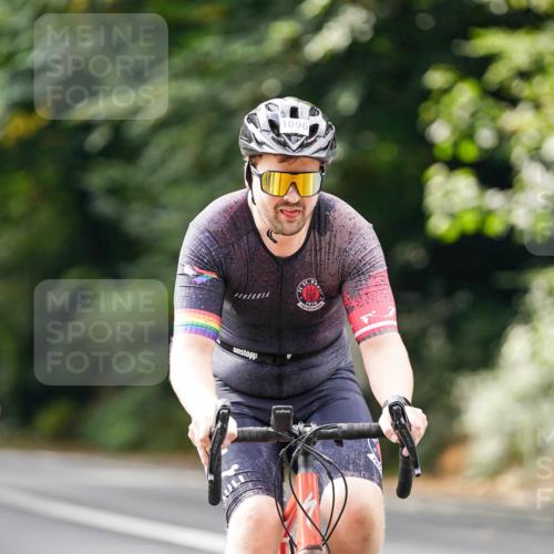 14.09.2025 - Stadtparktriathlon Michael Burmester http://msf.ph/oto/8913591 14.09.2025 12:02:06 Radfahren 1025, 1072, 1094, 1096, 1120, 1148, 1152, 1169, 1186, 1218 meine-sportfotos.de