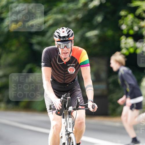 14.09.2025 - Stadtparktriathlon Michael Burmester http://msf.ph/oto/8913593 14.09.2025 12:02:08 Radfahren 1025, 1072, 1094, 1096, 1120, 1141, 1148, 1174, 1186, 1218 meine-sportfotos.de