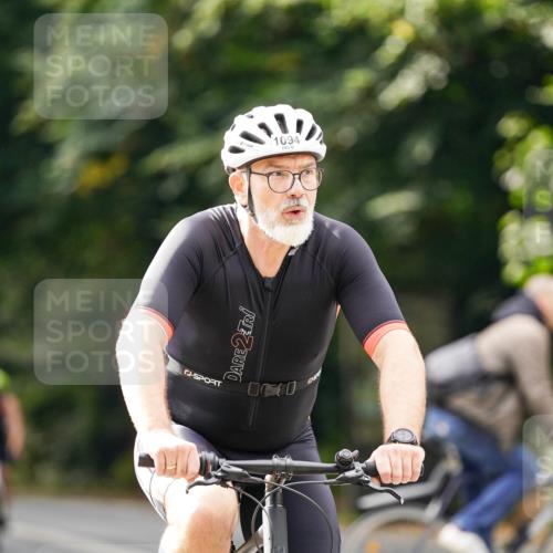 14.09.2025 - Stadtparktriathlon Michael Burmester http://msf.ph/oto/8913596 14.09.2025 12:02:10 Radfahren 1025, 1072, 1094, 1096, 1120, 1141, 1148, 1174, 1186 meine-sportfotos.de