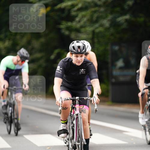 14.09.2025 - Stadtparktriathlon Michael Burmester http://msf.ph/oto/8913612 14.09.2025 12:02:37 Radfahren 931, 1065, 1073, 1076, 1095, 1110, 1113, 1116 meine-sportfotos.de
