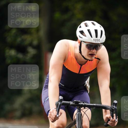 14.09.2025 - Stadtparktriathlon Michael Burmester http://msf.ph/oto/8913614 14.09.2025 12:02:38 Radfahren 931, 1065, 1073, 1076, 1095, 1110, 1113, 1116 meine-sportfotos.de