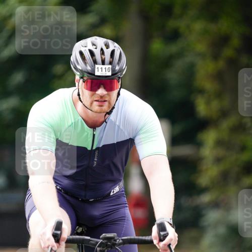 14.09.2025 - Stadtparktriathlon Michael Burmester http://msf.ph/oto/8913615 14.09.2025 12:02:39 Radfahren 931, 1065, 1073, 1076, 1095, 1110, 1113, 1116, 1163 meine-sportfotos.de