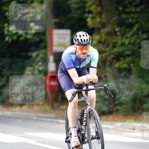 14.09.2025 - Stadtparktriathlon Michael Burmester http://msf.ph/oto/8913624 14.09.2025 12:02:45 Radfahren 1055, 1065, 1076, 1110, 1113, 1163 meine-sportfotos.de