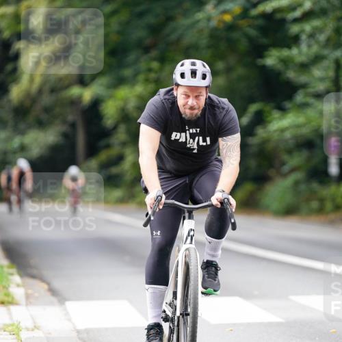 14.09.2025 - Stadtparktriathlon Michael Burmester http://msf.ph/oto/8913627 14.09.2025 12:02:49 Radfahren 1055, 1076, 1082, 1113, 1163, 1173 meine-sportfotos.de