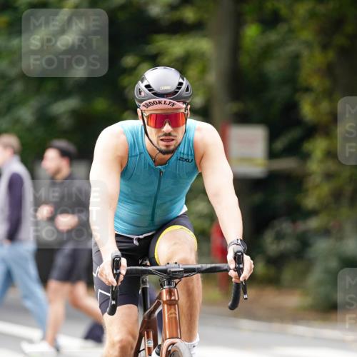 14.09.2025 - Stadtparktriathlon Michael Burmester http://msf.ph/oto/8913632 14.09.2025 12:03:00 Radfahren 1049, 1082, 1173 meine-sportfotos.de