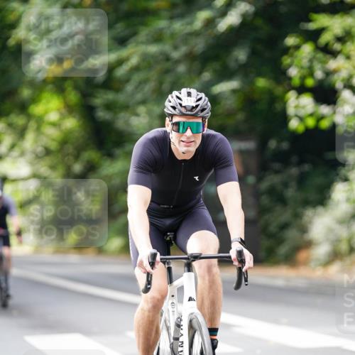 14.09.2025 - Stadtparktriathlon Michael Burmester http://msf.ph/oto/8913634 14.09.2025 12:03:09 Radfahren 946, 1108, 1119 meine-sportfotos.de