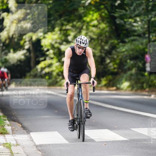 14.09.2025 - Stadtparktriathlon Michael Burmester http://msf.ph/oto/8913640 14.09.2025 12:03:19 Radfahren 946, 1108, 1172 meine-sportfotos.de