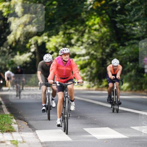 14.09.2025 - Stadtparktriathlon Michael Burmester http://msf.ph/oto/8913642 14.09.2025 12:03:28 Radfahren 997, 1056, 1077, 1091 meine-sportfotos.de