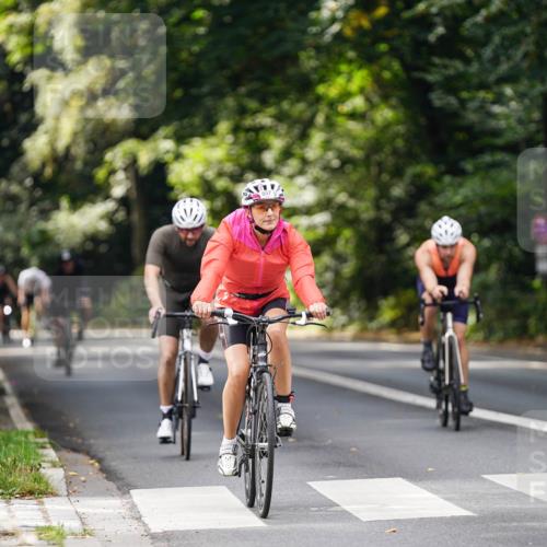 14.09.2025 - Stadtparktriathlon Michael Burmester http://msf.ph/oto/8913644 14.09.2025 12:03:28 Radfahren 997, 1056, 1077, 1091 meine-sportfotos.de