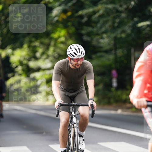 14.09.2025 - Stadtparktriathlon Michael Burmester http://msf.ph/oto/8913647 14.09.2025 12:03:30 Radfahren 997, 1023, 1056, 1077, 1091 meine-sportfotos.de